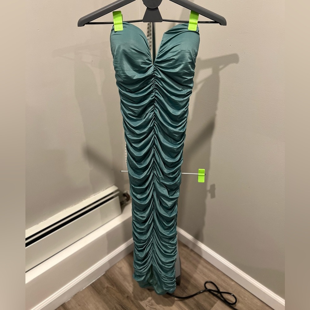FASHIONNOVA Ruched Everywhere Midi Dress